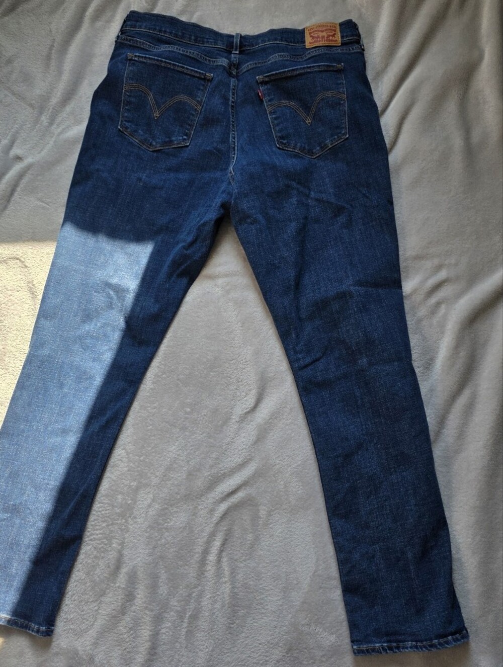 Straight Women's Dark Blue Jeans - Classic Denim Fit